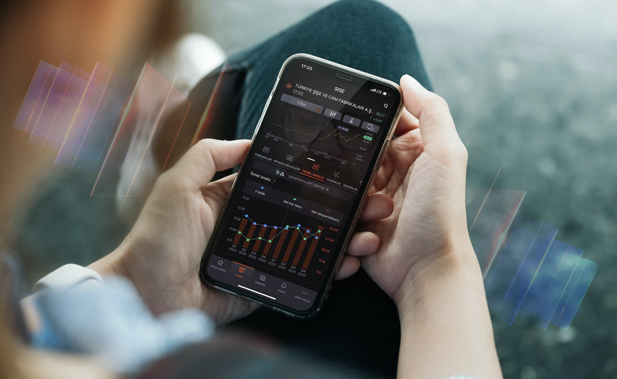 Market data accessed late in the stock market adds up to 10 per share