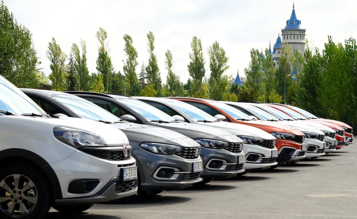 Supply-demand imbalance in second-hand vehicles opened the door to opportunists