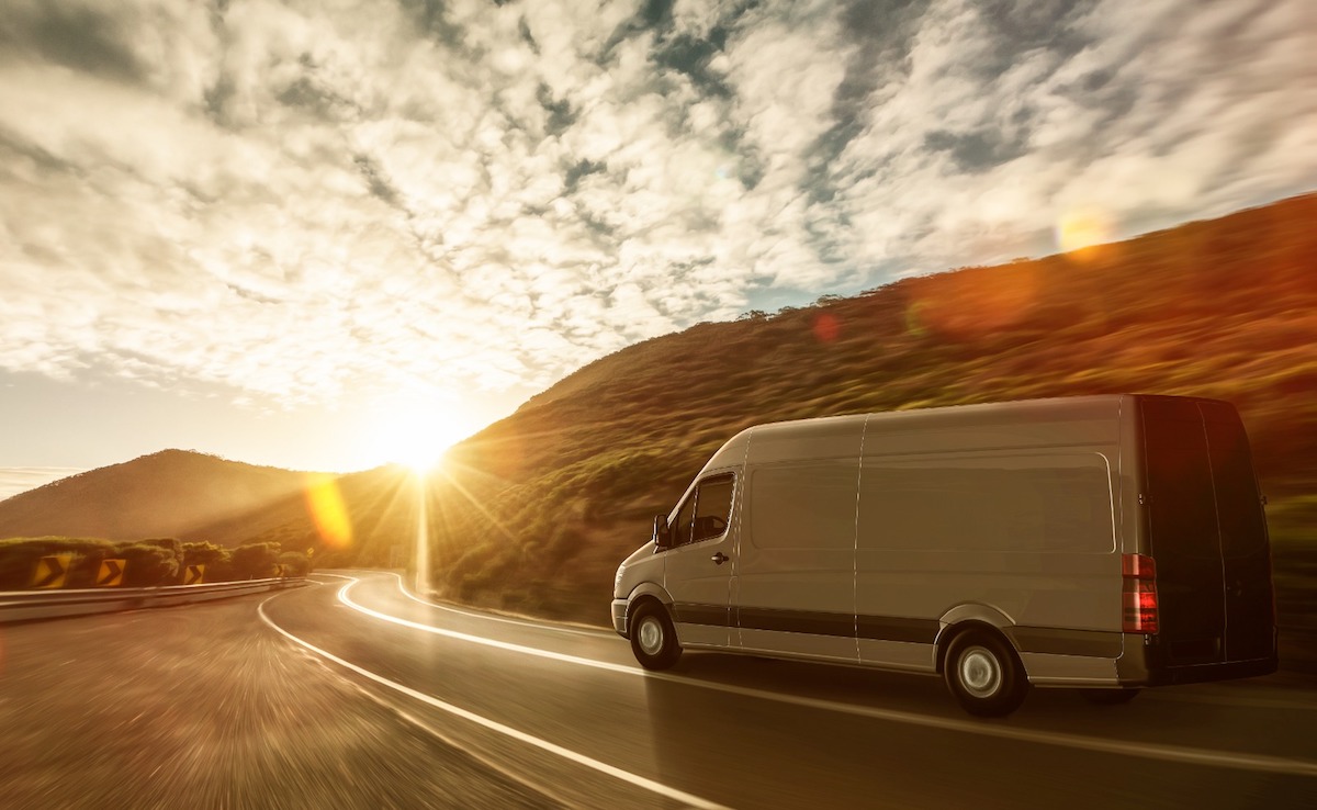 Minivans pave the way for exports to Europe in fast-delivery products