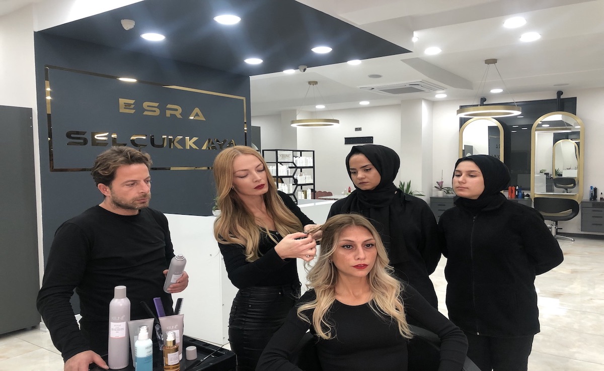 Hair salon market to exceed 54 billion dollars by 2027