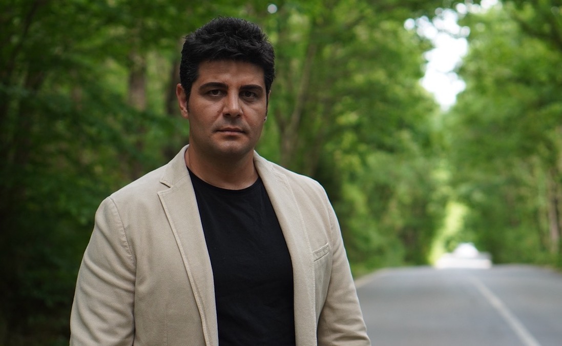 Özgür Akdemir brings his new project “Özgür Akdemir - Live Performance” together with his fans.