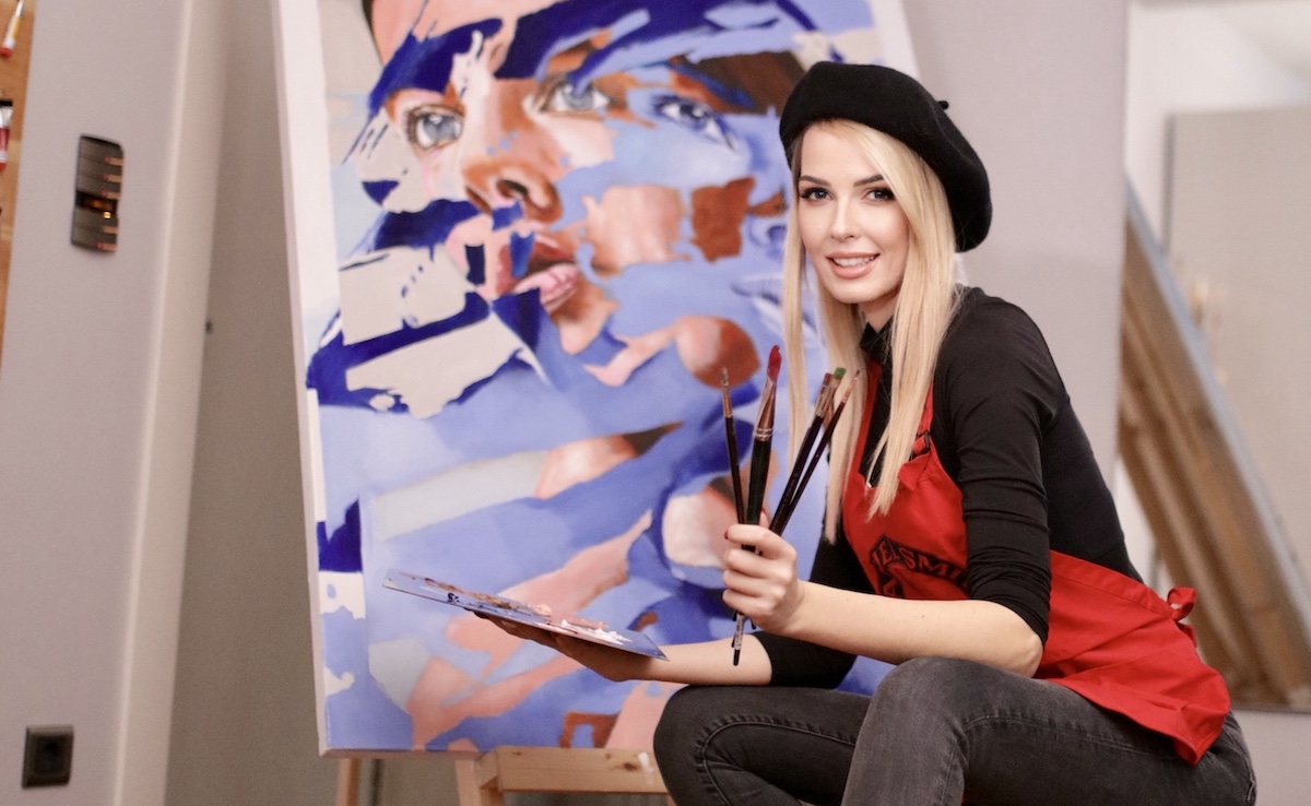 The inexhaustible energy and boundlessness of women met in timeless portraits