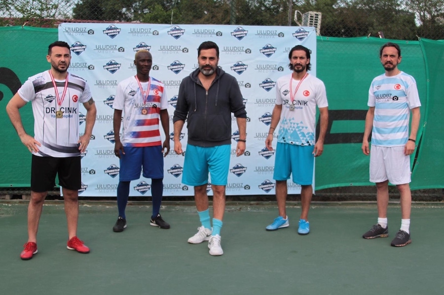 “Görkem Uludüz ile Şöhretler Sahada” began its broadcasting life on TV