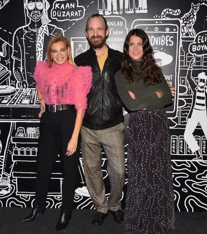 Macrocenter's keys were handed over for one night