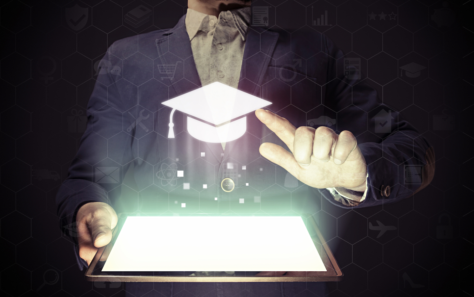 Universities are expected to be more active in online education!