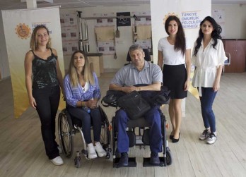 E-commerce does not recognize the obstacle!