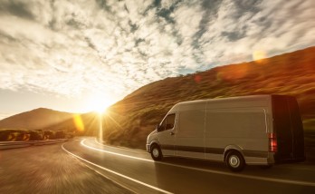 Minivans pave the way for exports to Europe in fast-delivery products
