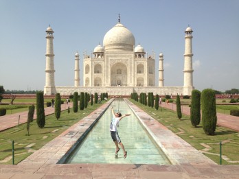 Turkish traveler visited 80 countries by the age of 30 and penned more than 15 thousand pages.