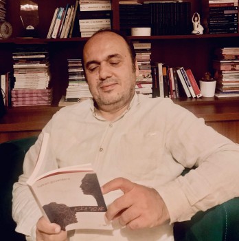 Hakan Güzeldere's new book “Aşka Uzak” hit the shelves