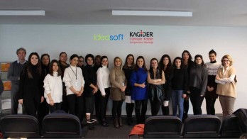 Female hand not worth the loss of Turkey’s economy 20%!