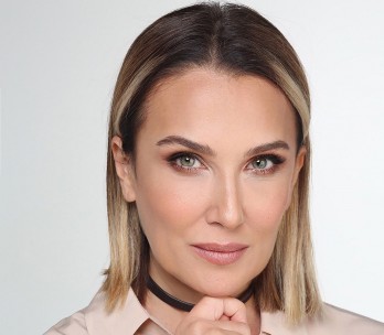 "Women turn to medical aesthetics against signs of aging”